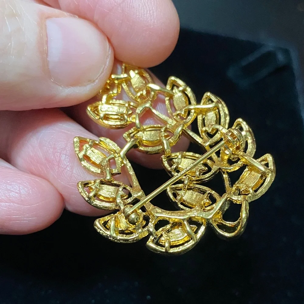 Elegant vintage Napier Gold Leaf Brooch pin